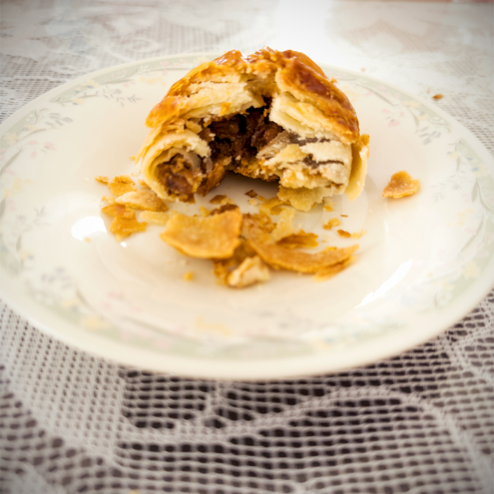 siew pau bitten crumbly flakes